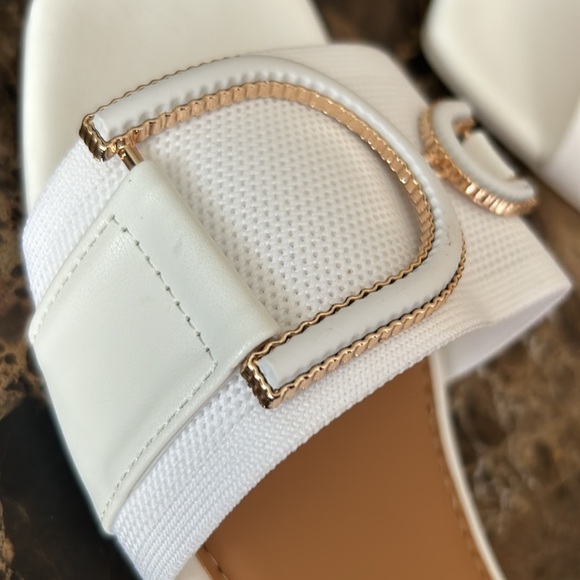 Abloom - Picture 9 of 10